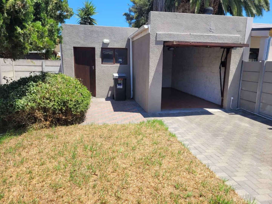 4 Bedroom Property for Sale in Bothasig Western Cape